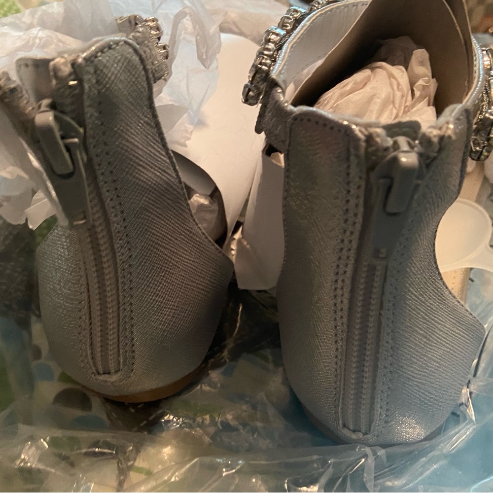 Sandals - Picture 3 of 3
